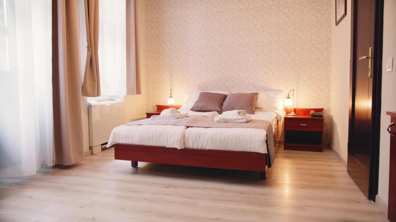 Aqua Villa Eger Esterno foto